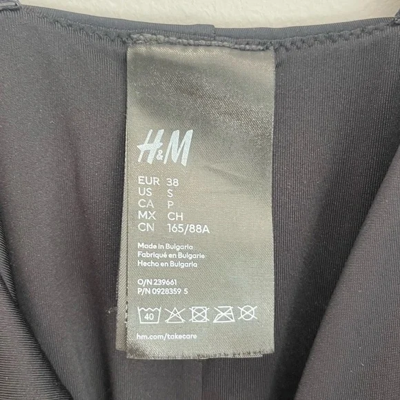 H&M Black Shaping Swimsuit - Picture 4 of 4